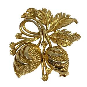 Vintage LISNER Gold Tone Textured Brooch Pin 3D Berries / Cones Flowers Leaves